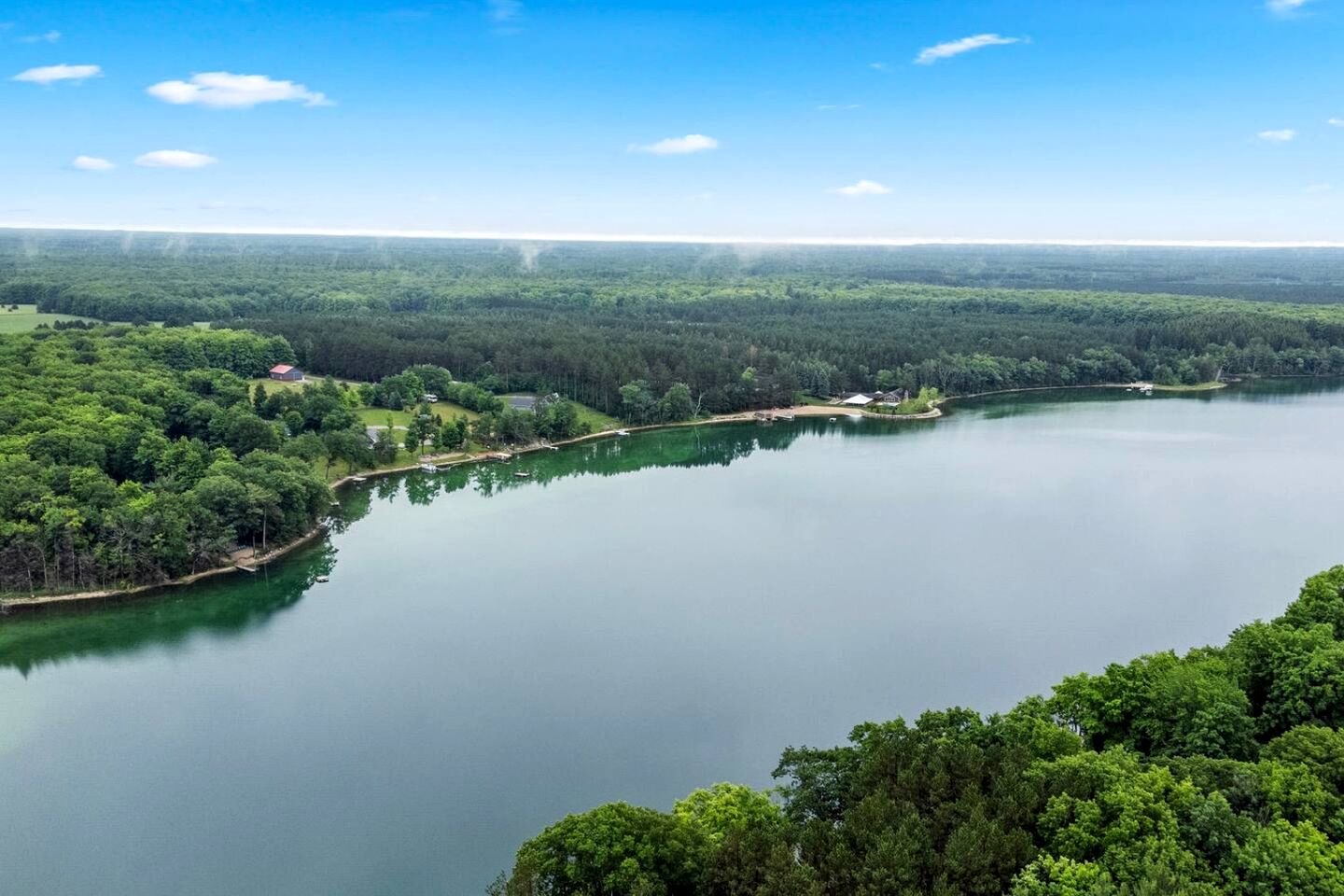 Pet Friendly Lakefront Cottage with Hot-tub in Johannesburg, Michigan