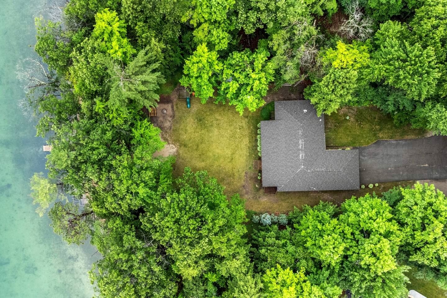 Pet Friendly Lakefront Cottage with Hot-tub in Johannesburg, Michigan