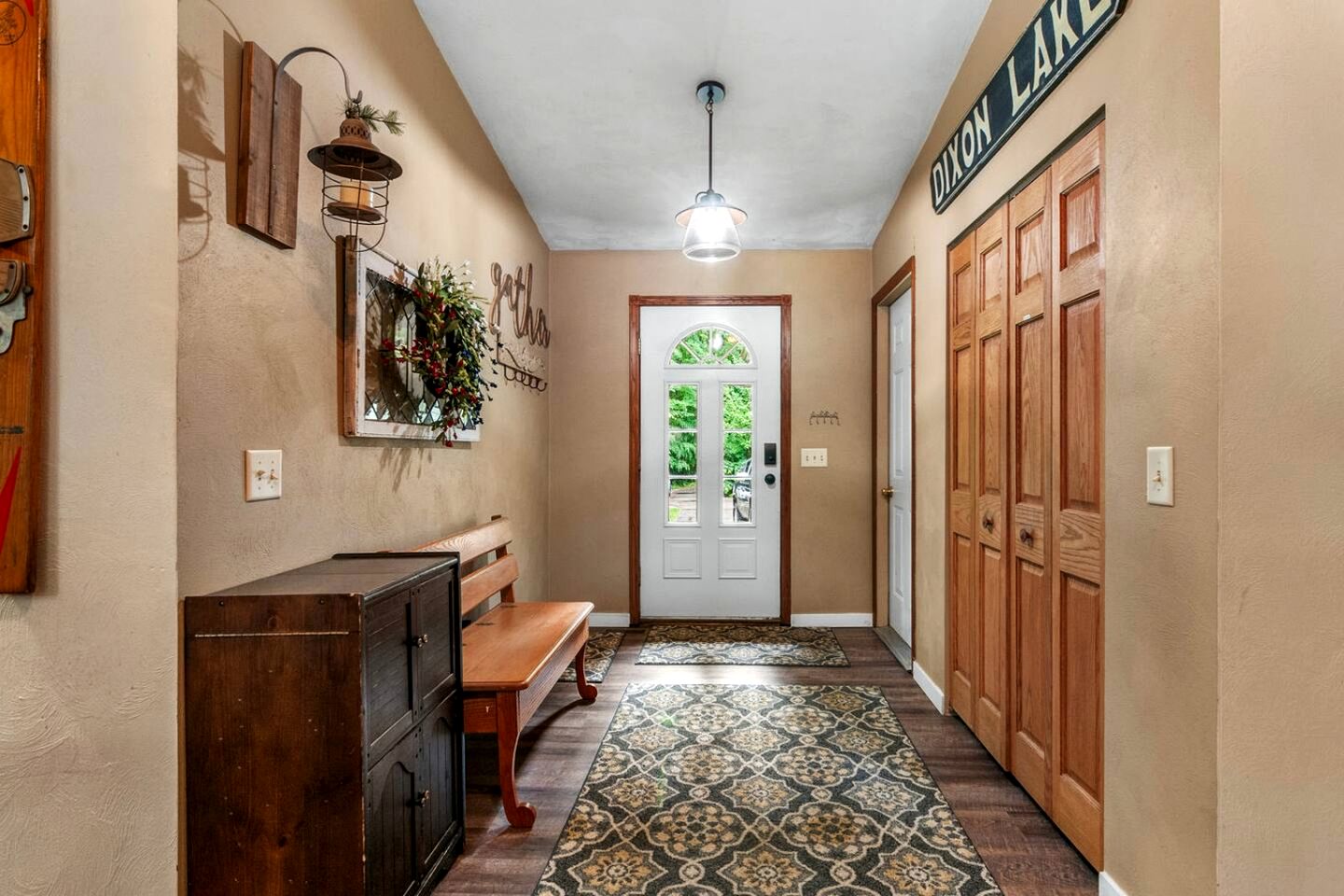 Pet Friendly Lakefront Cottage with Hot-tub in Johannesburg, Michigan