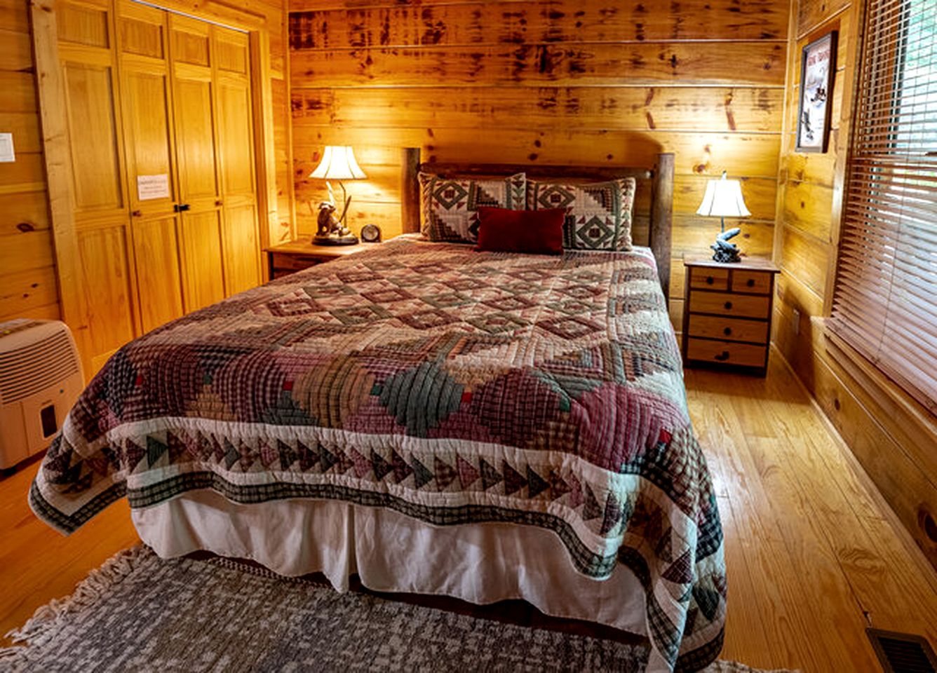 Lakeside Log Cabin in Topton, North Carolina, Perfect for Recharging your Batteries in Nature