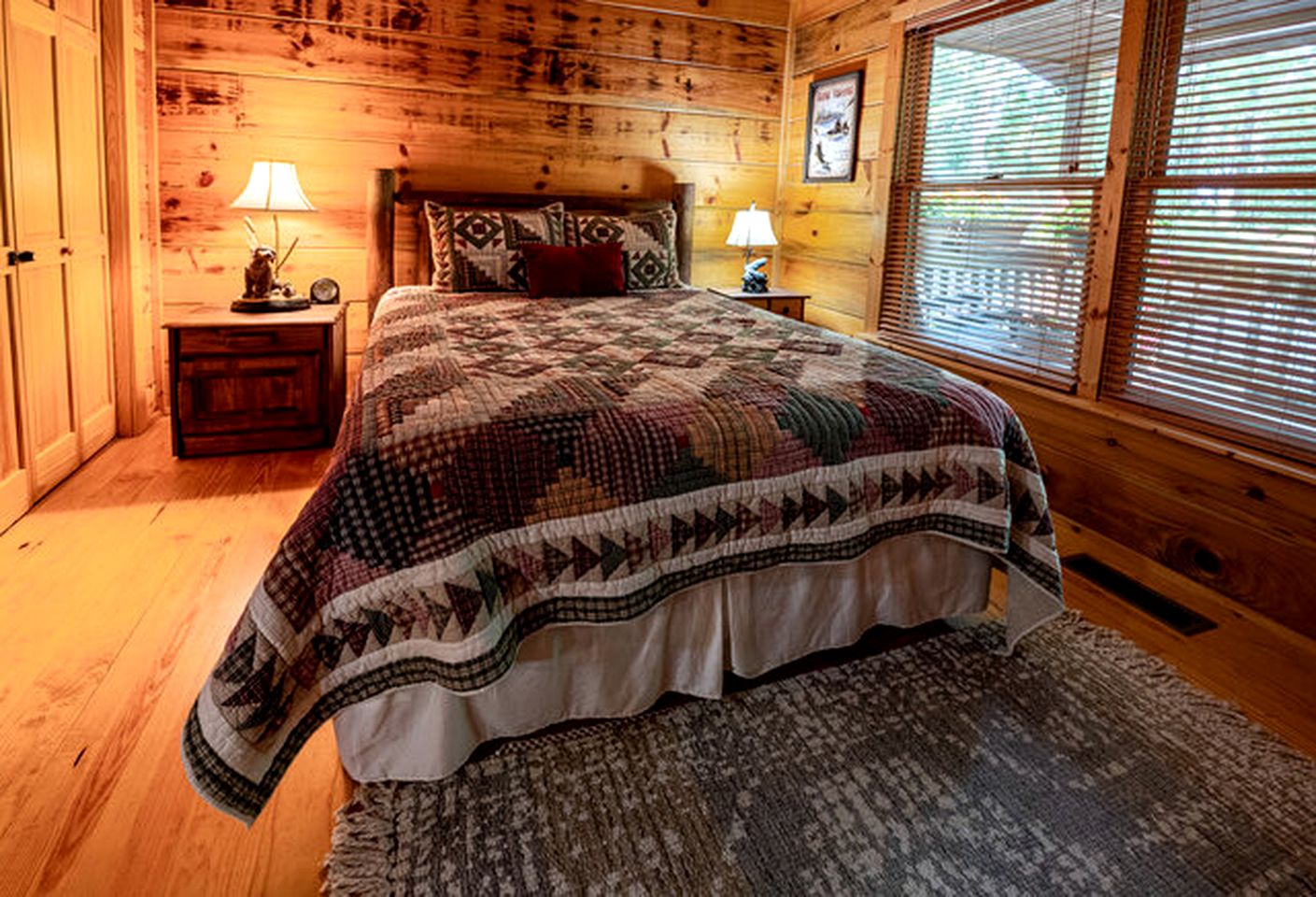 Lakeside Log Cabin in Topton, North Carolina, Perfect for Recharging your Batteries in Nature