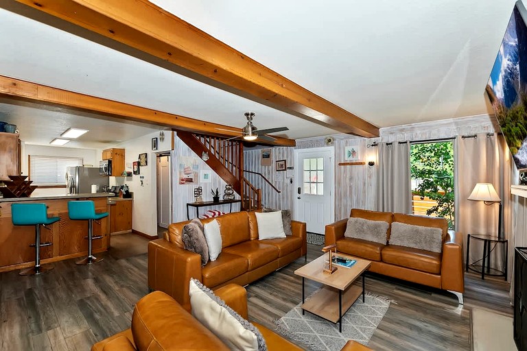 Cabins (United States of America, Big Bear Lake, California)