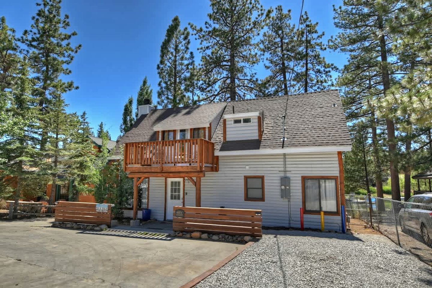 Cabins (United States of America, Big Bear Lake, California)