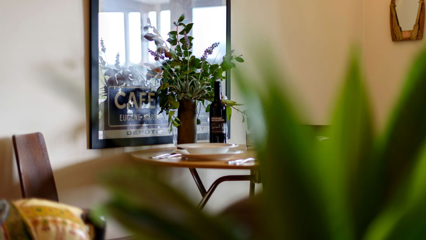 Tranquil Vacation Rental with Amazing Lake Views and Hiking Trails in Daylesford, Victoria