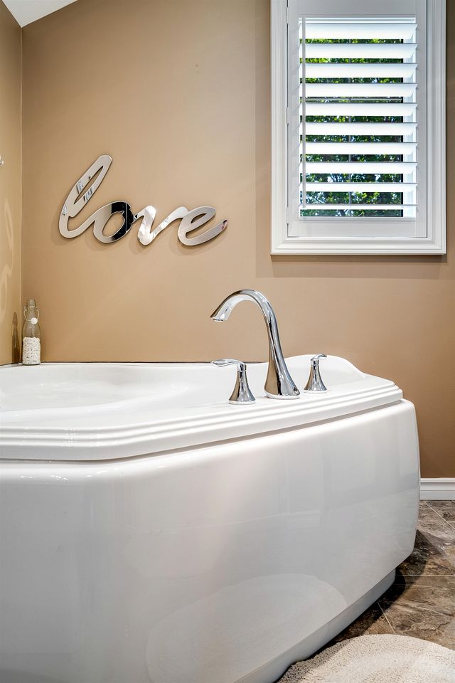 Lakeside Vacation Rental on Lake Erie for a Unique Escape in Leamington, Ontario