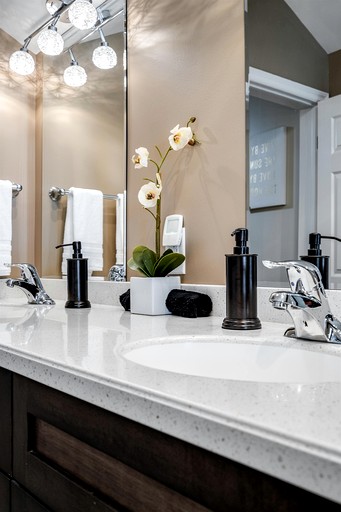 Vacation Rentals (Canada, Leamington, Ontario)