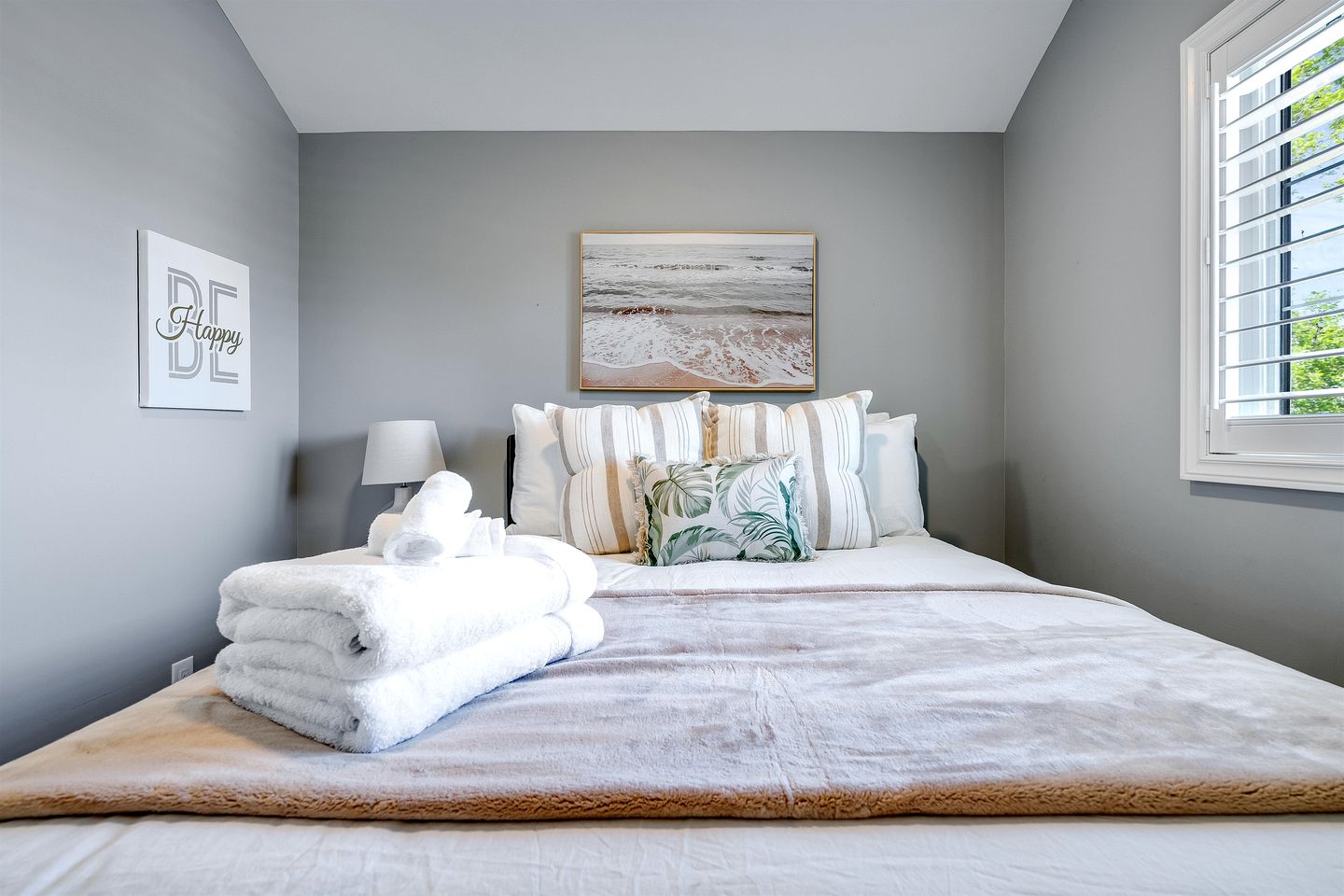 Lakeside Vacation Rental on Lake Erie for a Unique Escape in Leamington, Ontario