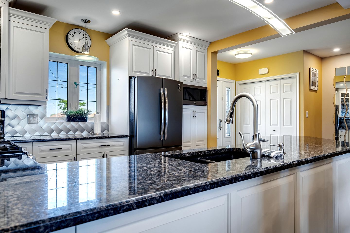 Lakeside Vacation Rental on Lake Erie for a Unique Escape in Leamington, Ontario