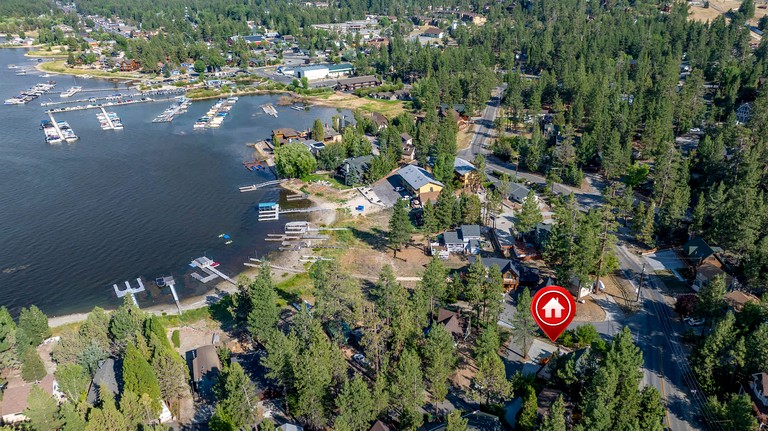 Cabins (United States of America, Big Bear Lake, California)