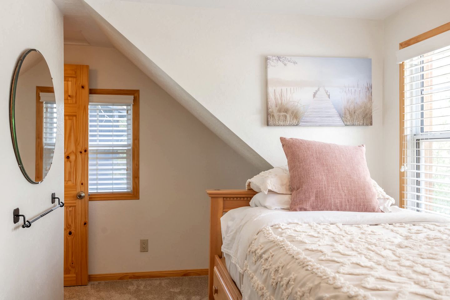 Charming Vintage Mountain Cabin with Scenic Lake Views near Big Bear Lake, California