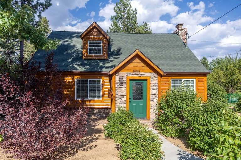 Cabins (United States of America, Big Bear Lake, California)