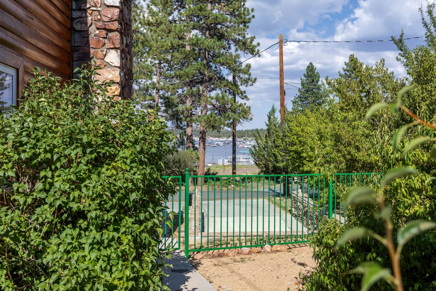 Charming Vintage Mountain Cabin with Scenic Lake Views near Big Bear Lake, California