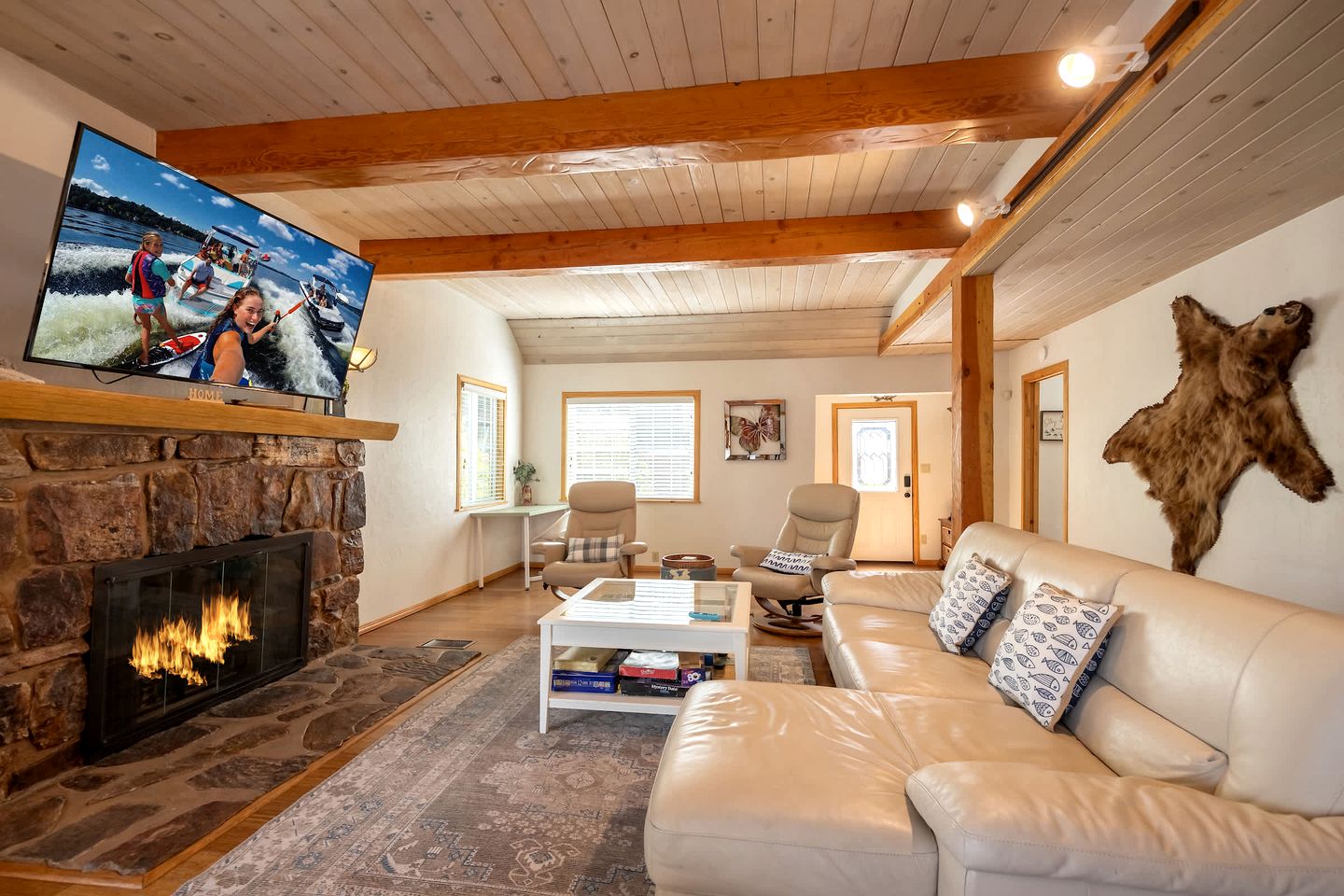 Charming Vintage Mountain Cabin with Scenic Lake Views near Big Bear Lake, California