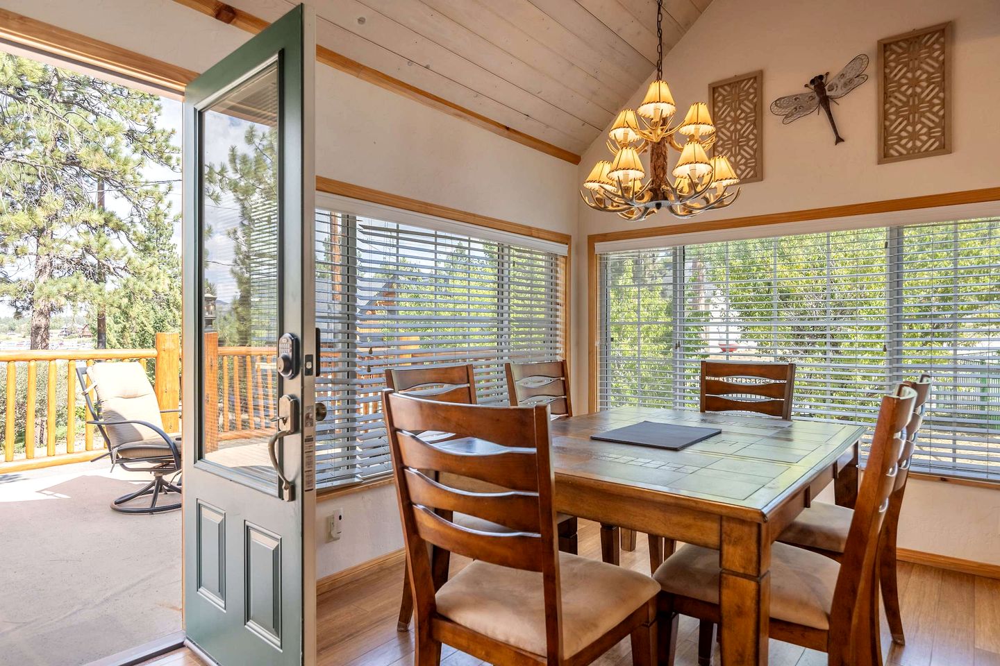 Charming Vintage Mountain Cabin with Scenic Lake Views near Big Bear Lake, California