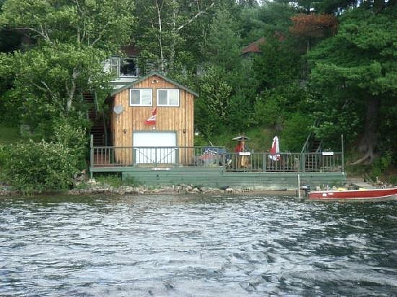 Comfortable Cabin Getaway near Algonquin Provincial Park in Ontario, Canada | Cabins (Algonquin Park, Ontario, Canada)
