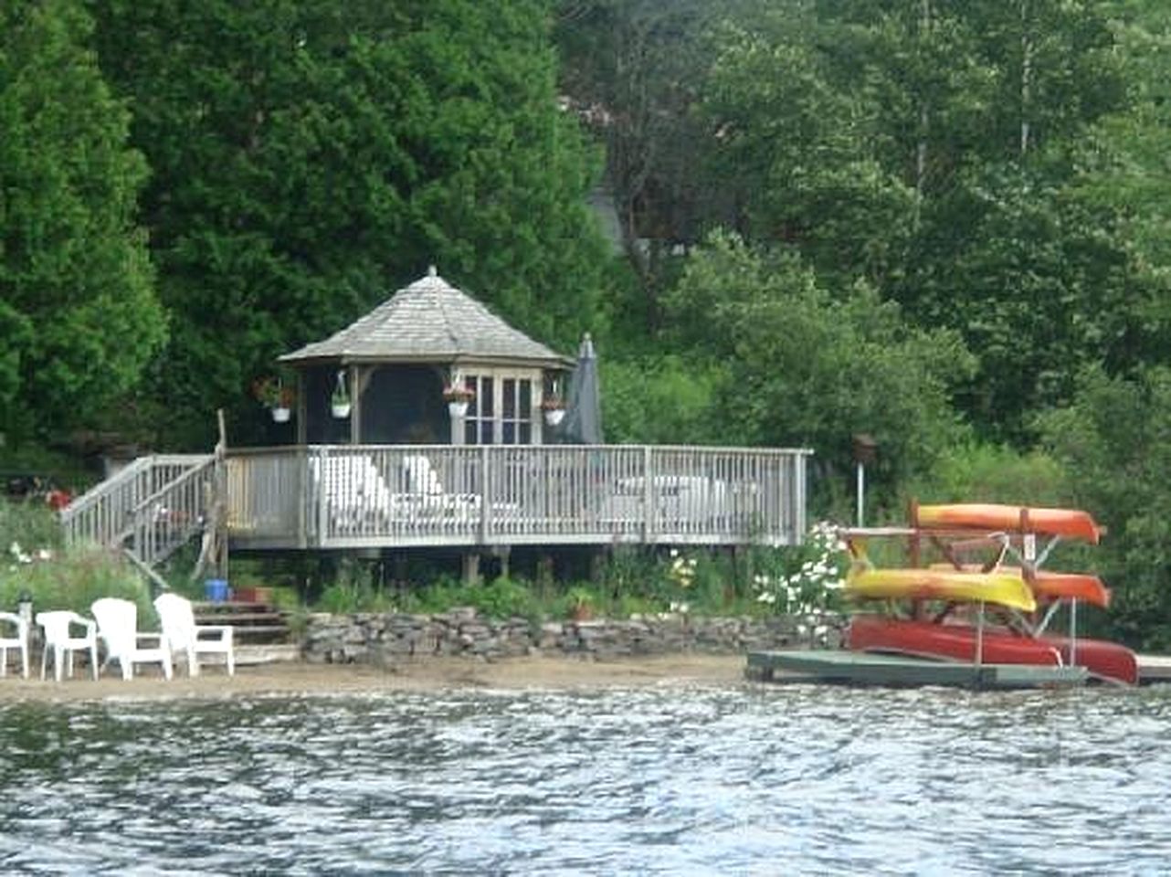 Picturesque Cabin near Queen Elizabeth II Highlands of Ontario, Canada | Cabins (Algonquin Park, Ontario, Canada)