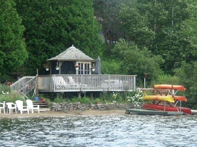 Cozy Vacation Rental with Outdoor Fireplace near Algonquin Provincial Park in Canada | Cabins (Algonquin Park, Ontario, Canada)
