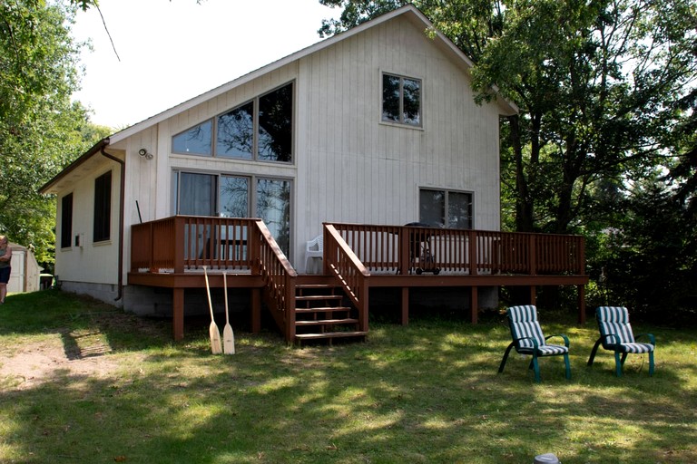 Comfy Sweet Cottage with BBQ Surrounded by Nature in Michigan
