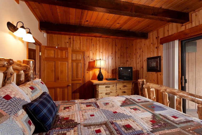 Cabins (United States of America, Moonridge, California)
