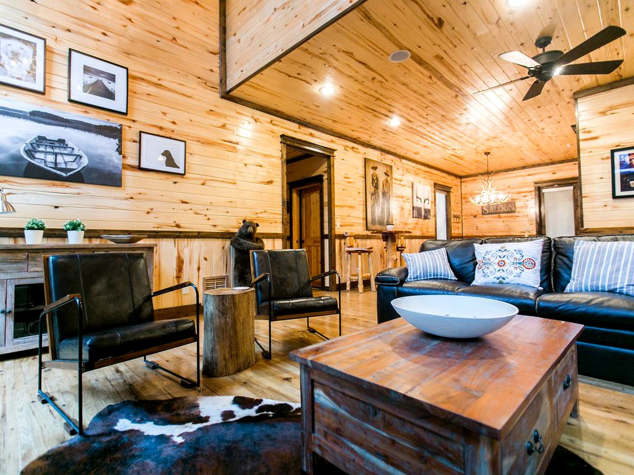 Spacious Luxury Log Cabin with Serene Woodland Views in Broken Bow, Oklahoma