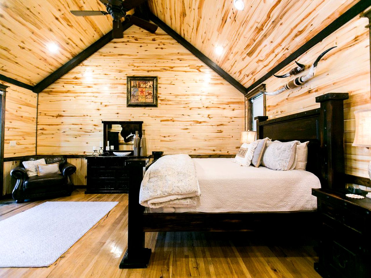 Spacious Luxury Log Cabin with Serene Woodland Views in Broken Bow, Oklahoma