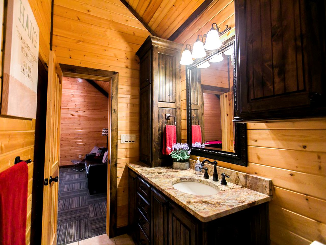 Spacious Luxury Log Cabin with Serene Woodland Views in Broken Bow, Oklahoma