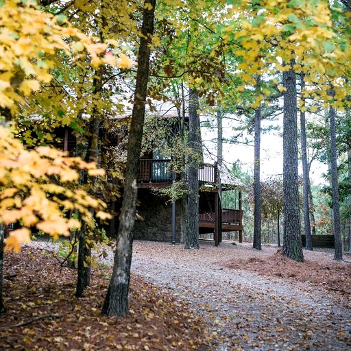 Log Cabins (Broken Bow, Oklahoma, United States)