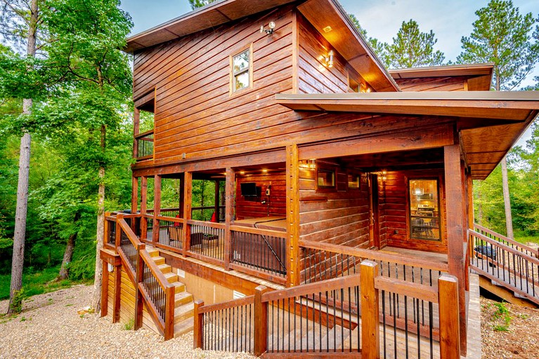Cabin Hochatown, Oklahoma Glamping Hub