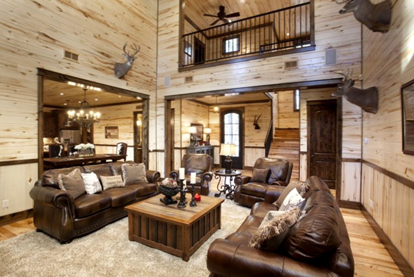 Delightful Unique Log Cabin Rental with Hot Tub near Oklahoma's Broken Bow Lake