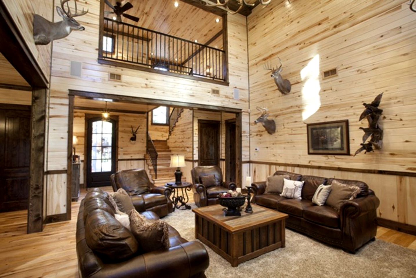 Delightful Unique Log Cabin Rental with Hot Tub near Oklahoma's Broken Bow Lake