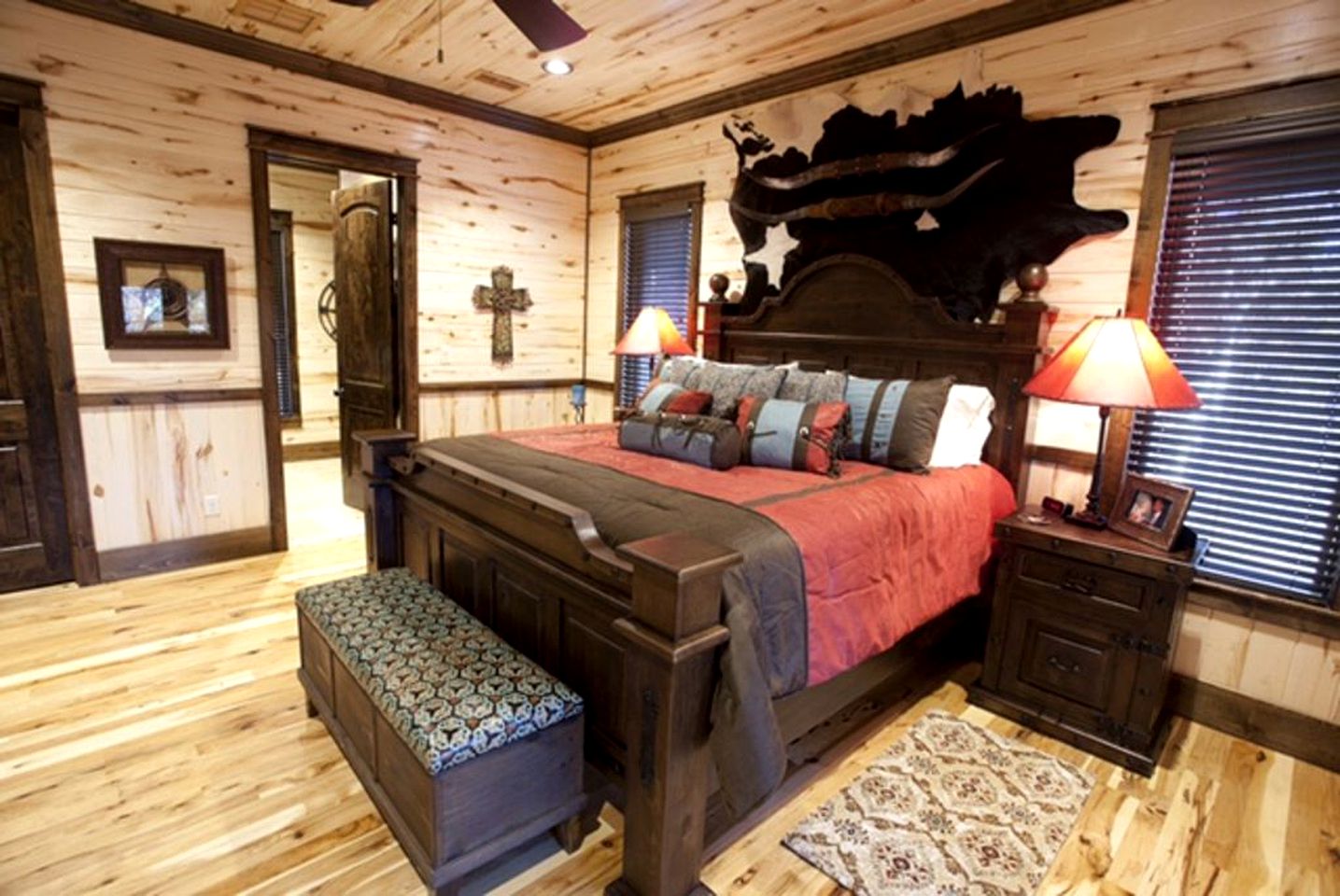 Delightful Unique Log Cabin Rental with Hot Tub near Oklahoma's Broken Bow Lake