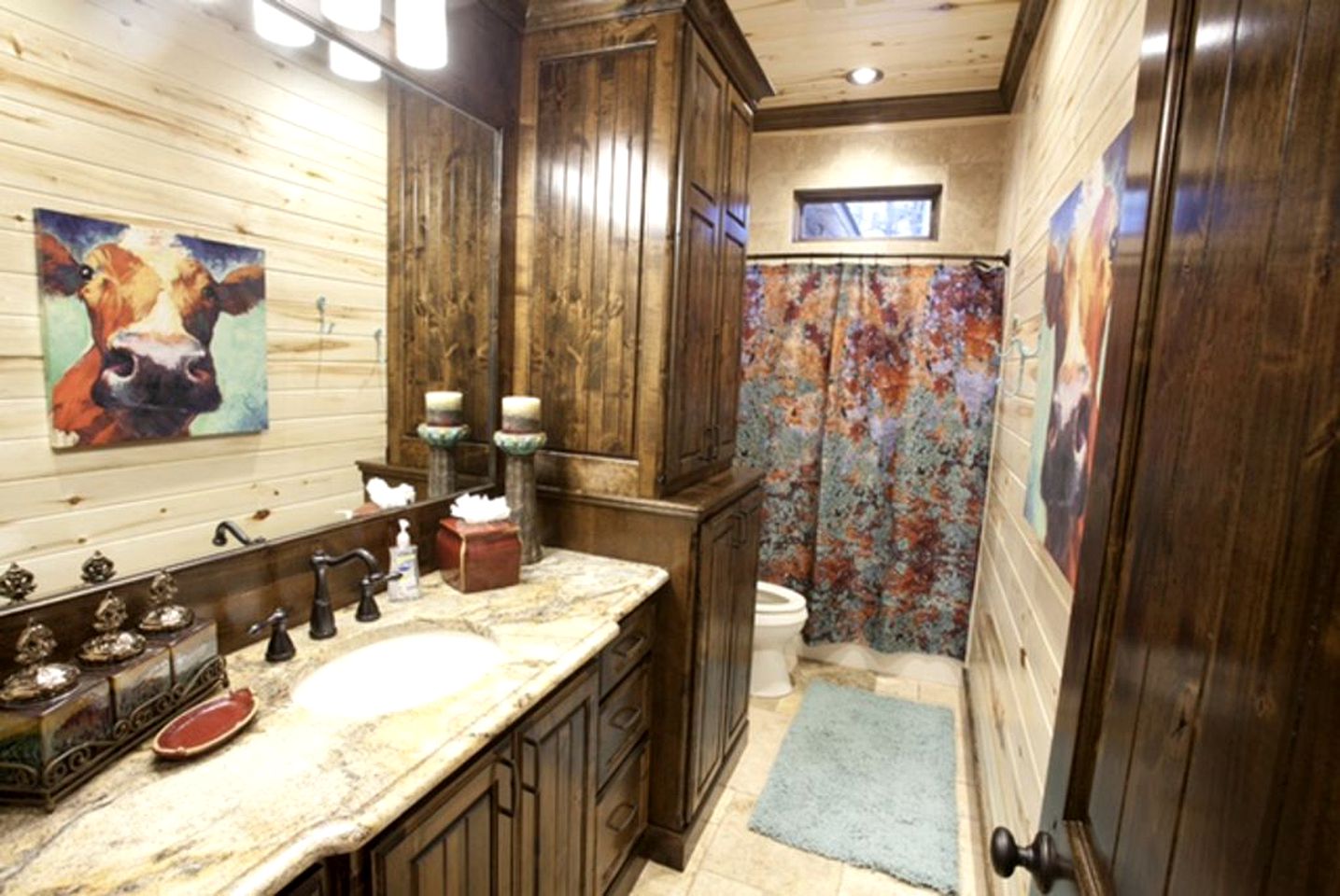 Delightful Unique Log Cabin Rental with Hot Tub near Oklahoma's Broken Bow Lake