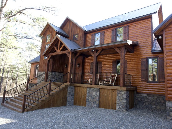 Log Cabins (Broken Bow, Oklahoma, United States)