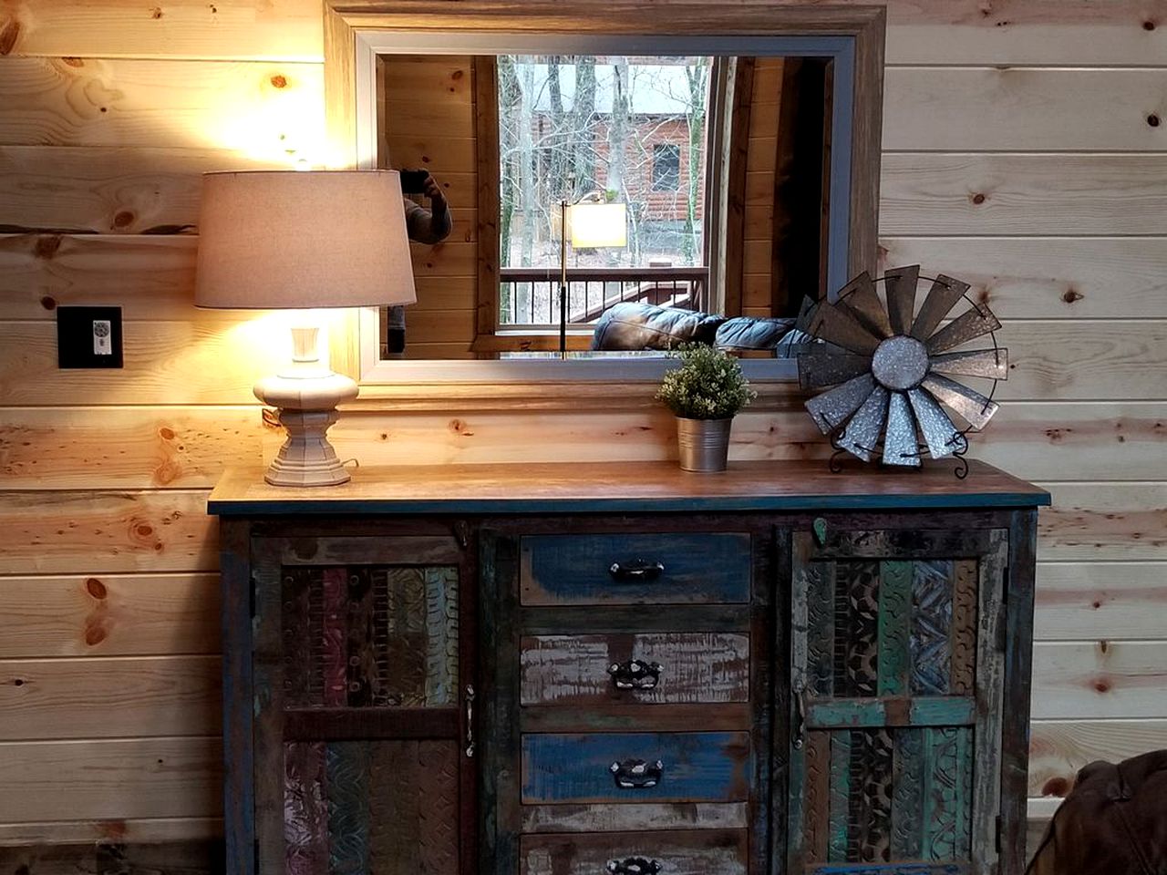 Cabin Rental with an Outdoor Fireplace near Beavers Bend State Park, Oklahoma