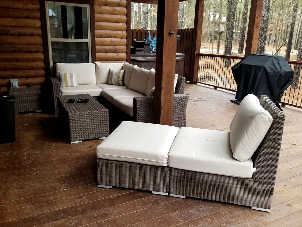 Cabin Rental with an Outdoor Fireplace near Beavers Bend State Park, Oklahoma