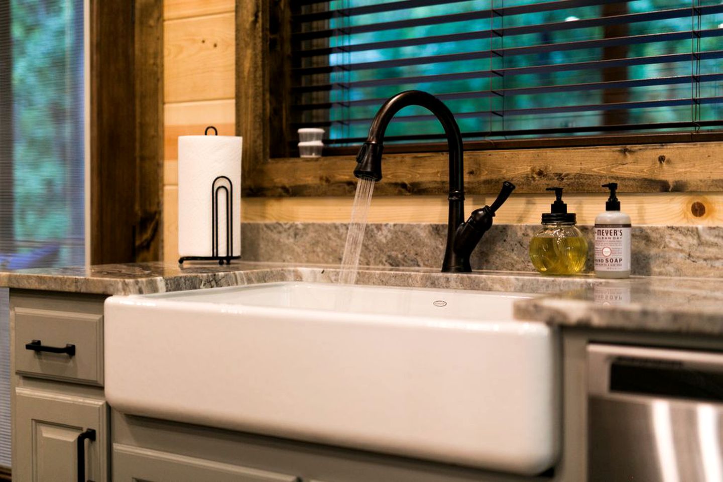 Luxury Cabin Accommodation with a Hot Tub near Broken Bow in Oklahoma