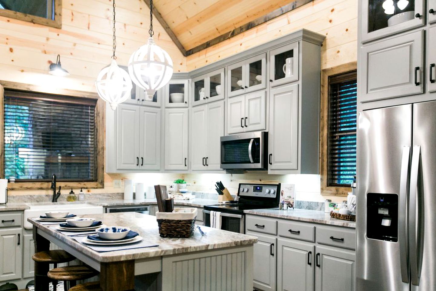 Luxury Cabin Accommodation with a Hot Tub near Broken Bow in Oklahoma