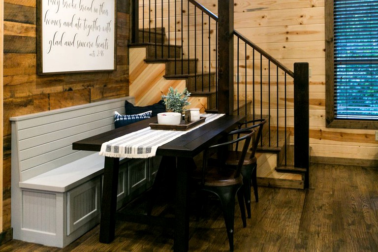 Cabins (Hochatow, Oklahoma, United States)