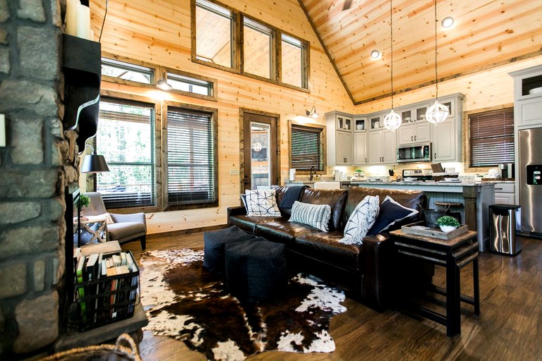 Cabins (Hochatow, Oklahoma, United States)