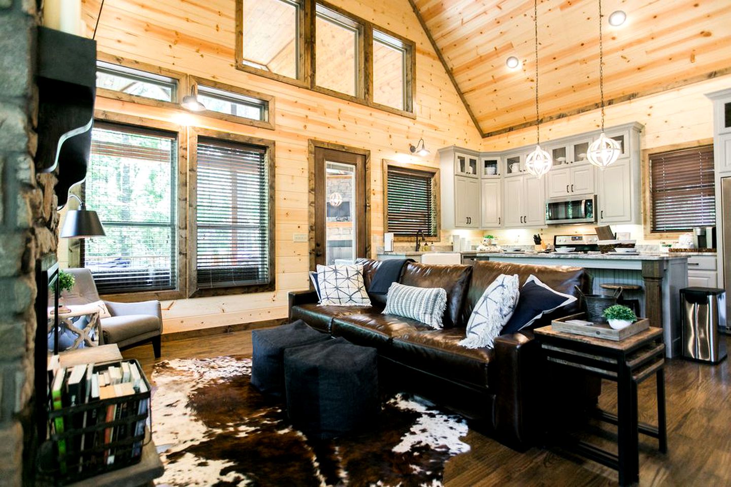 Luxury Cabin Accommodation with a Hot Tub near Broken Bow in Oklahoma