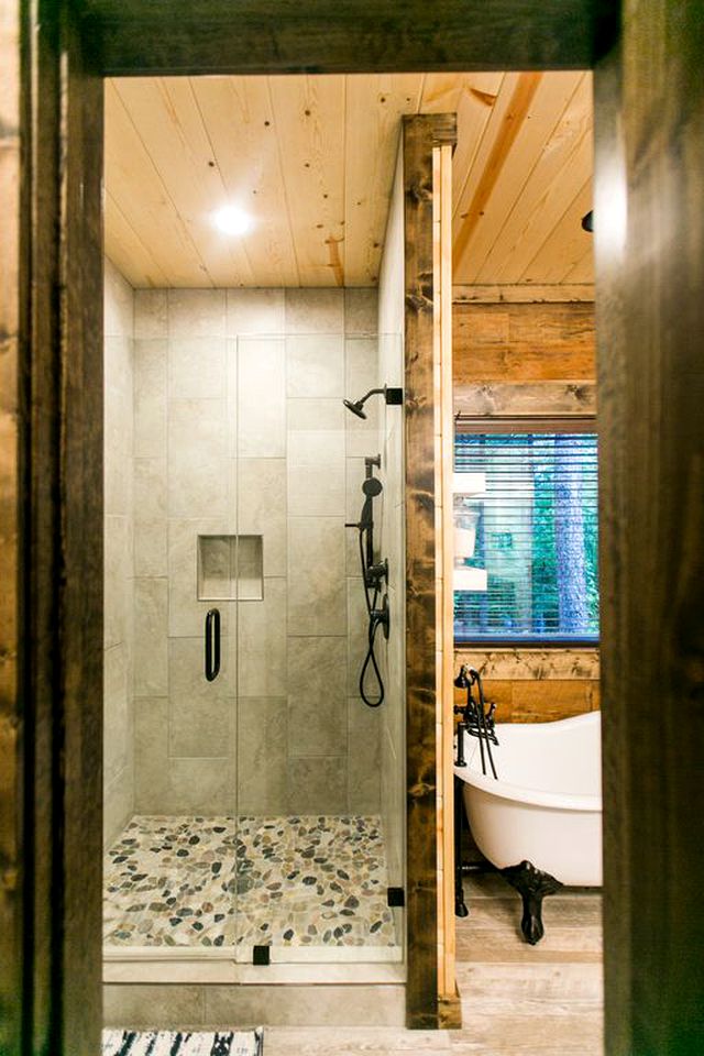 Luxury Cabin Accommodation with a Hot Tub near Broken Bow in Oklahoma