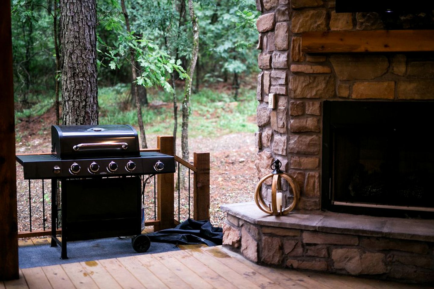 Luxury Cabin Accommodation with a Hot Tub near Broken Bow in Oklahoma
