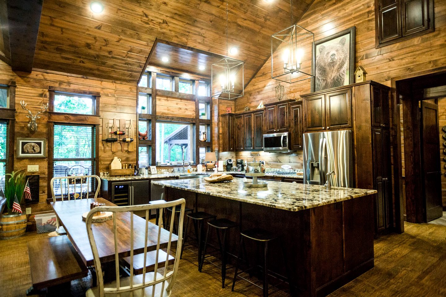 Serene Luxury Cabin Rental with Breathtaking Views near Broken Bow Lake in Oklahoma