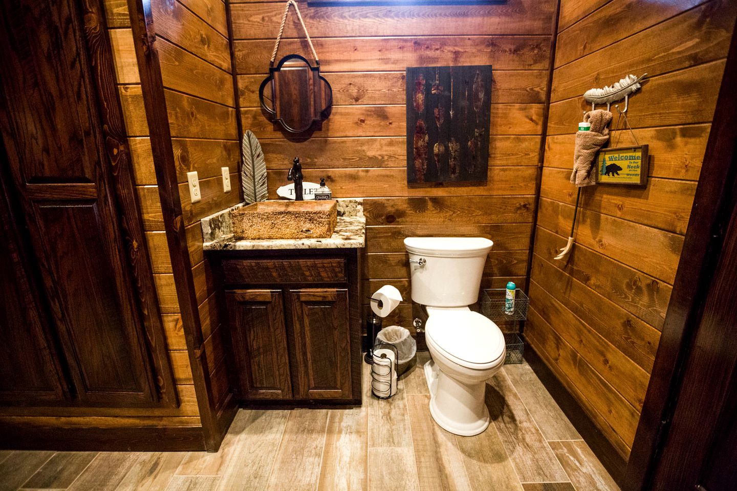 Serene Luxury Cabin Rental with Breathtaking Views near Broken Bow Lake in Oklahoma