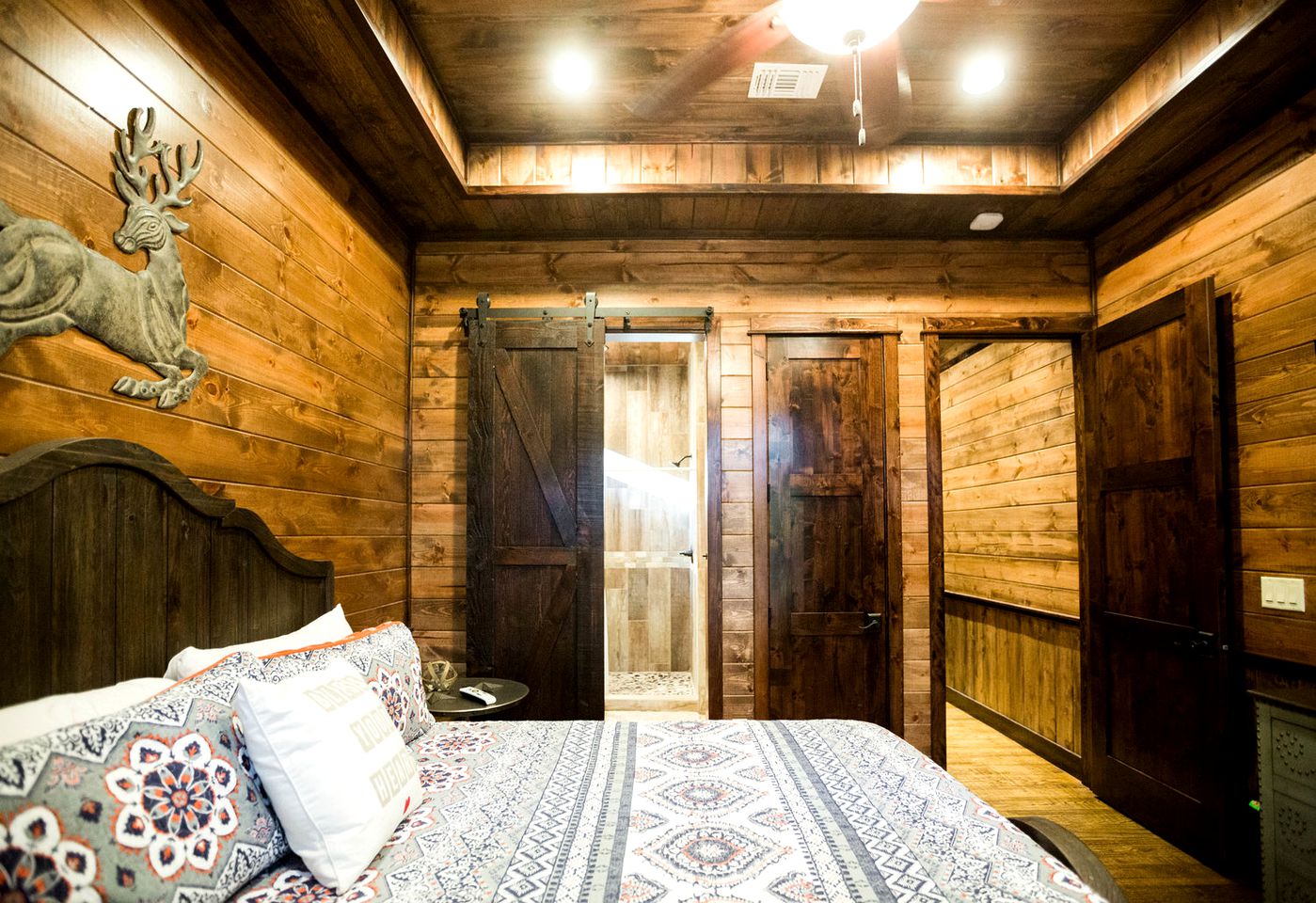 Serene Luxury Cabin Rental with Breathtaking Views near Broken Bow Lake in Oklahoma