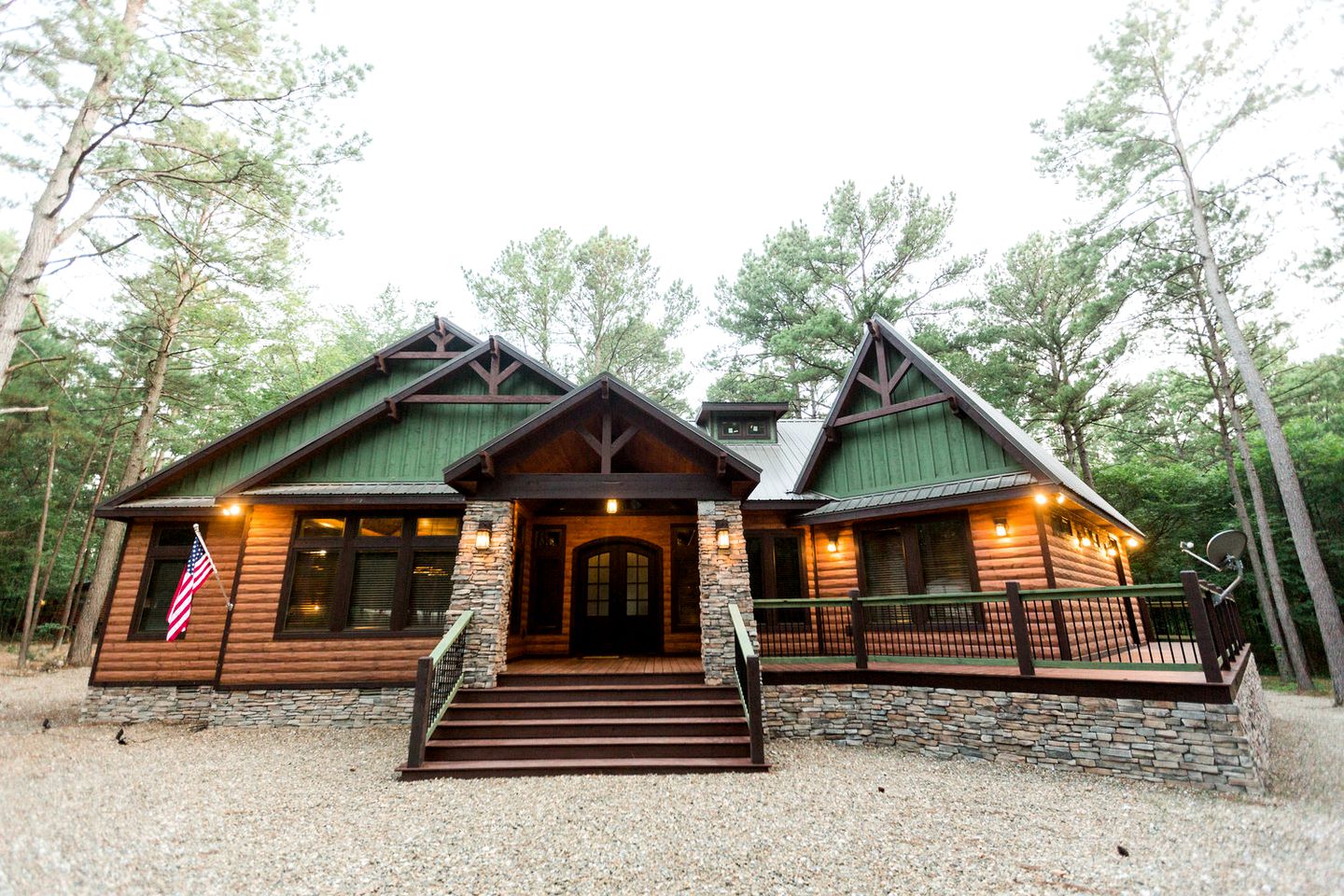 Serene Luxury Cabin Rental with Breathtaking Views near Broken Bow Lake in Oklahoma