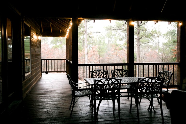 Cabins (Hochatow, Oklahoma, United States)