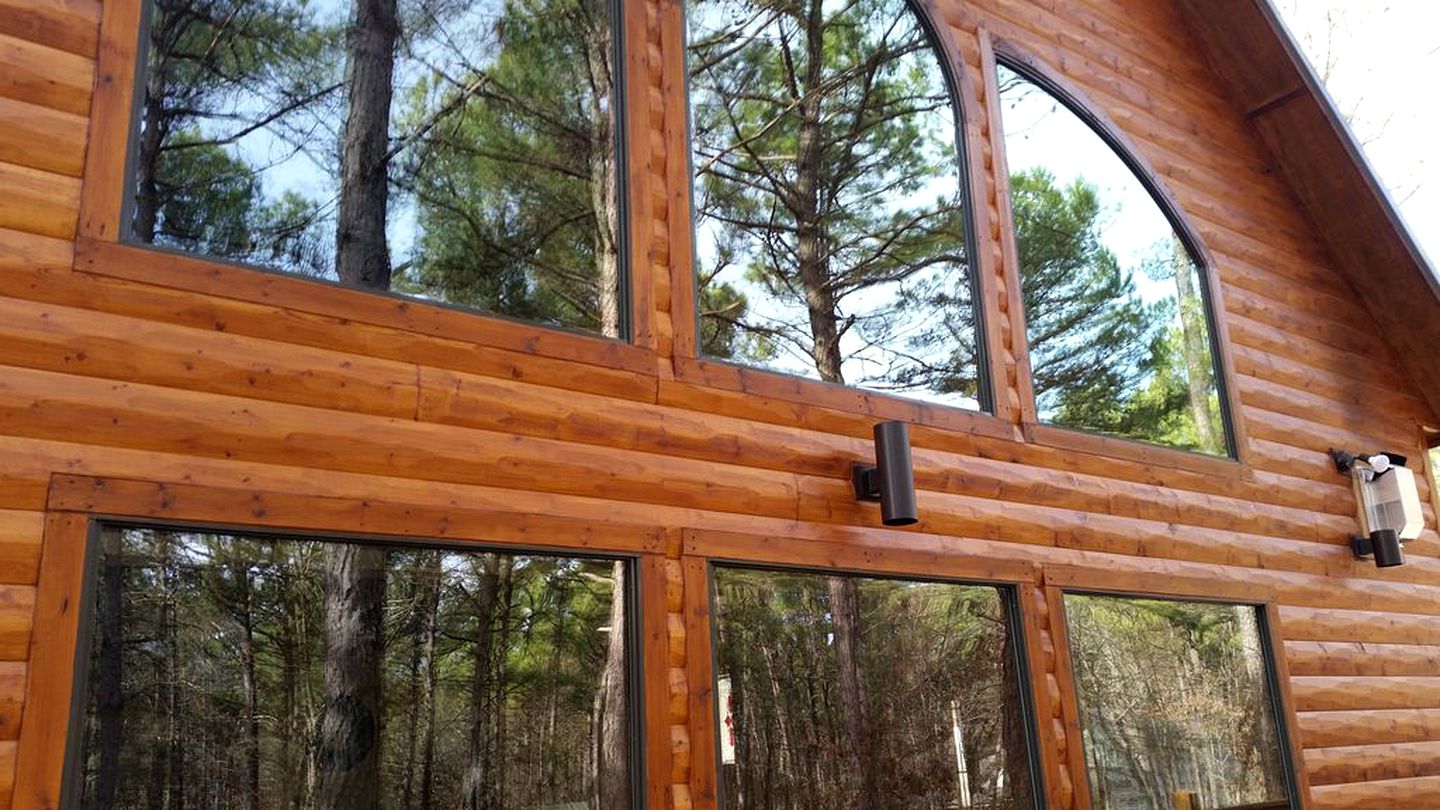 Peaceful Cabin with a Hot Tub for a  Family Retreat near Broken Bow Lake, Oklahoma