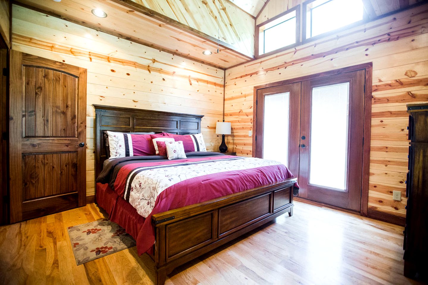 Deluxe Log Cabin Rental with Lovely Woodland Views in Broken Bow, Oklahoma