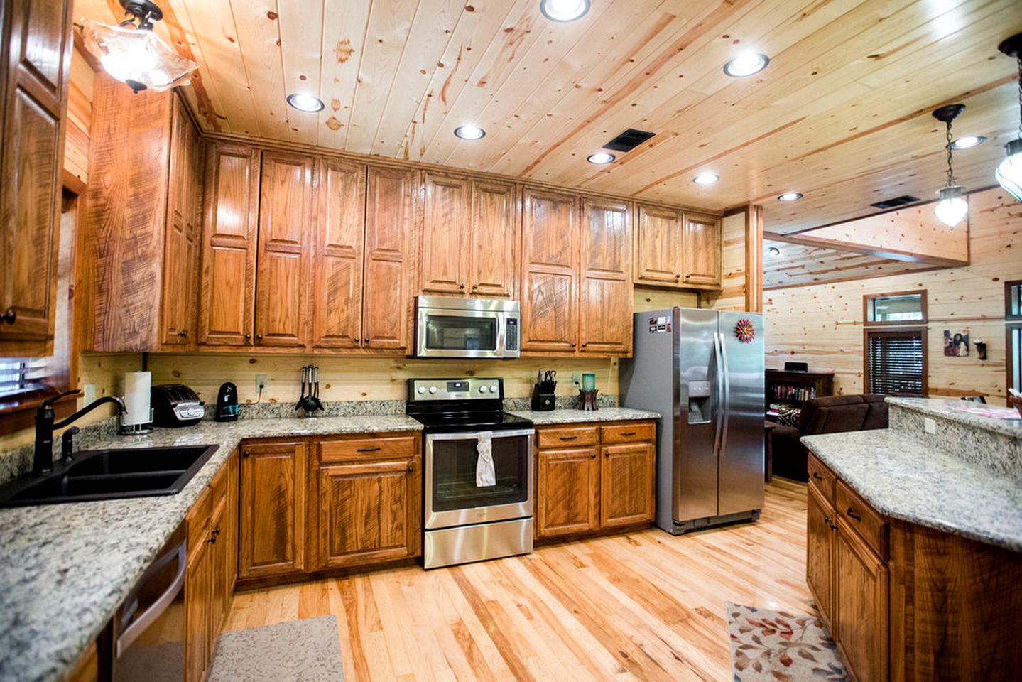 Deluxe Log Cabin Rental with Lovely Woodland Views in Broken Bow, Oklahoma